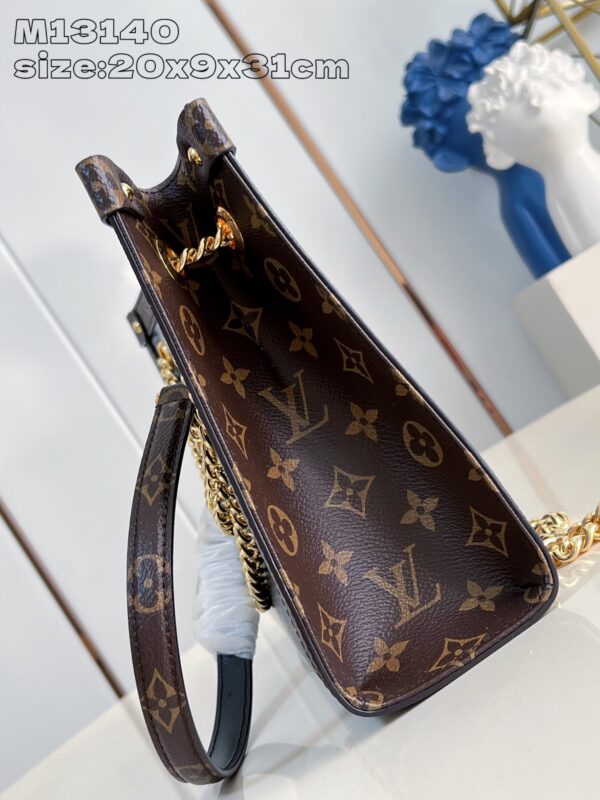Louis Vuitton	Nova PM