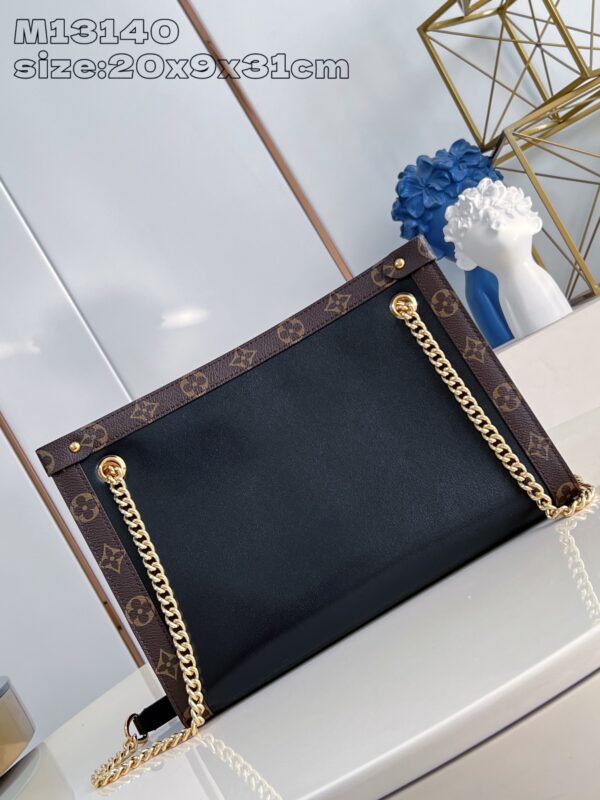 Louis Vuitton	Nova PM
