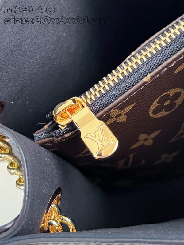 Louis Vuitton	Nova PM