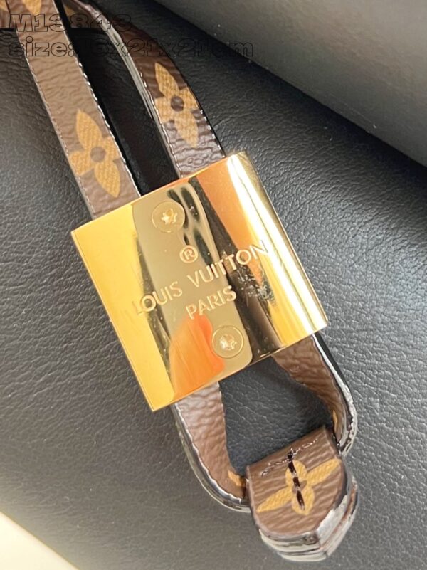 Louis Vuitton	Bloom PM
