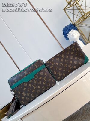 Louis Vuitton Trio Messenger