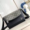 Louis Vuitton	Pulse Messenger