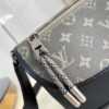 Louis Vuitton	Pulse Messenger
