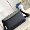 Louis Vuitton	Pulse Messenger