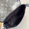 Louis Vuitton	Pulse Messenger