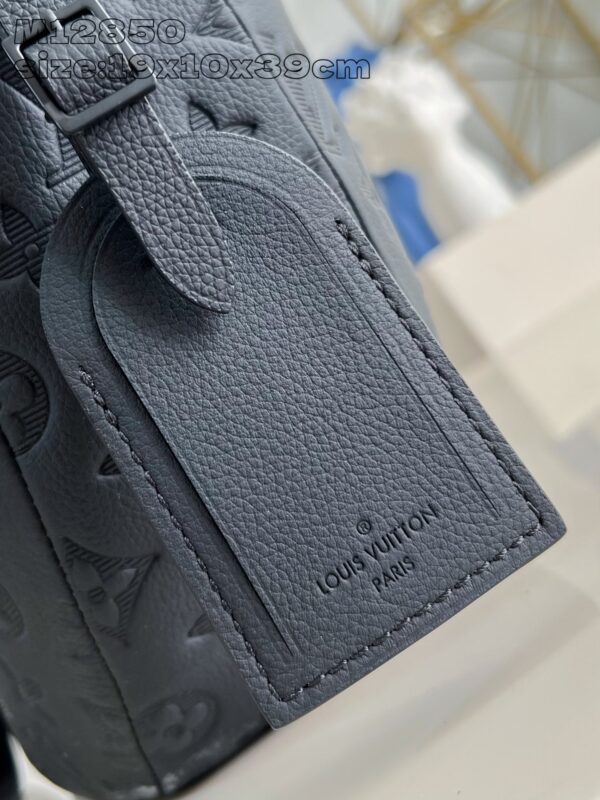 Louis Vuitton	Hobo Hamac Bag