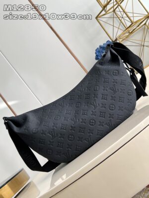 Louis Vuitton	Hobo Hamac Bag
