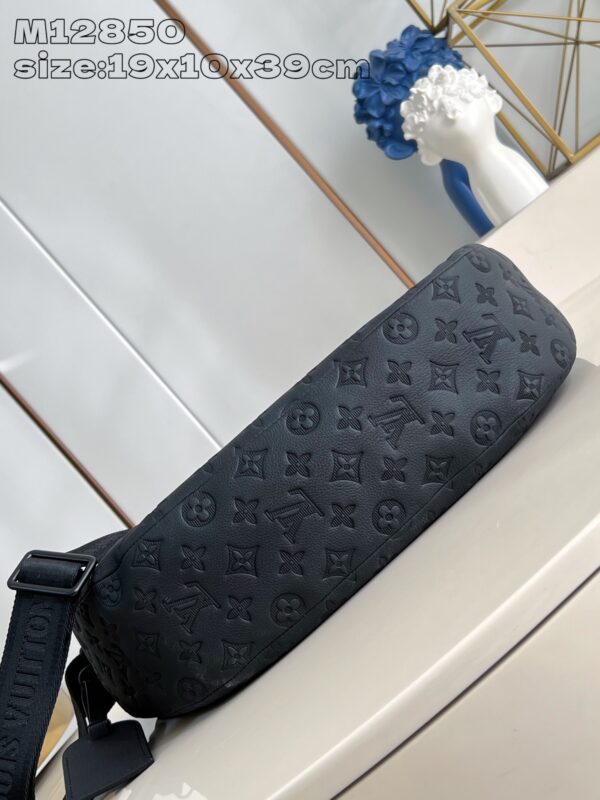 Louis Vuitton	Hobo Hamac Bag