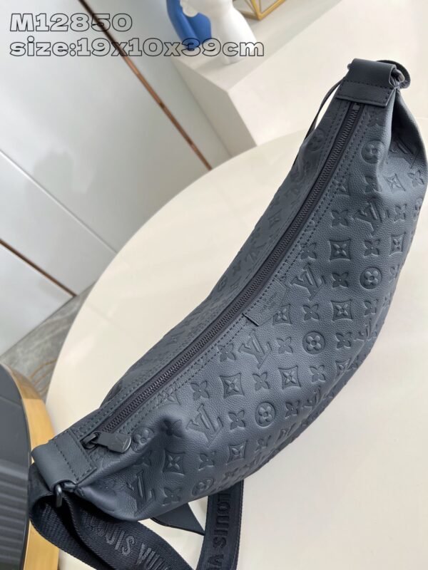 Louis Vuitton	Hobo Hamac Bag