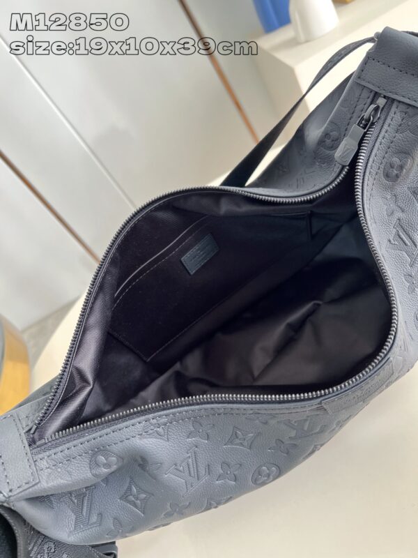 Louis Vuitton	Hobo Hamac Bag