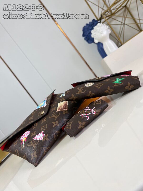 Louis Vuitton	Kirigami Pochette