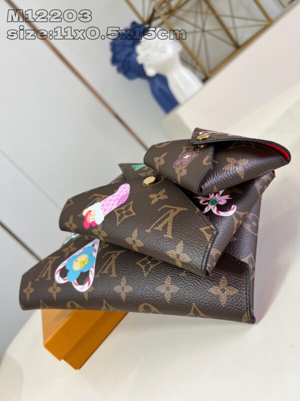 Louis Vuitton	Kirigami Pochette