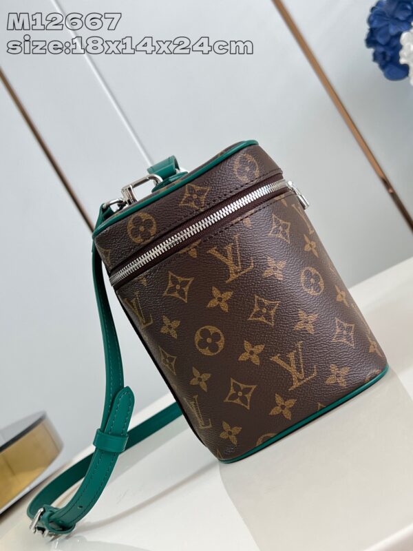 Louis Vuitton 	Nice BB