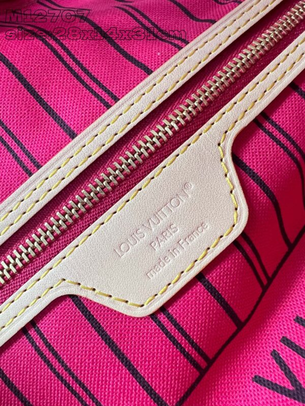 Louis Vuitton	Neverfull Bandoulière Inside Out MM