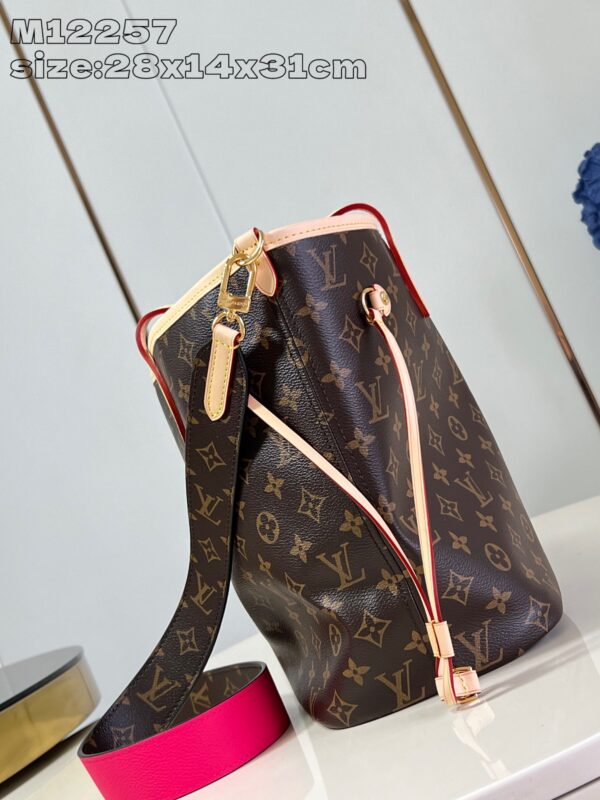 Louis Vuitton 	Neverfull Bandoulière Inside Out MM