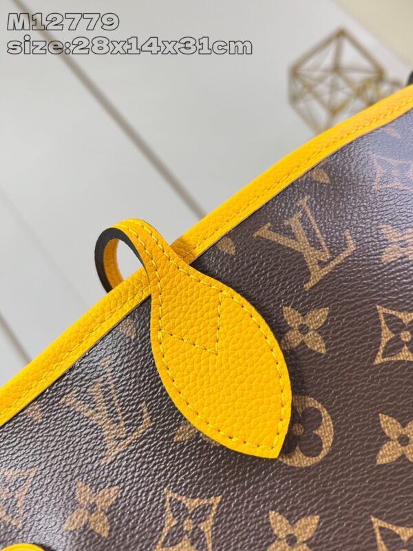 Louis Vuitton	Neverfull Bandoulière Inside Out MM