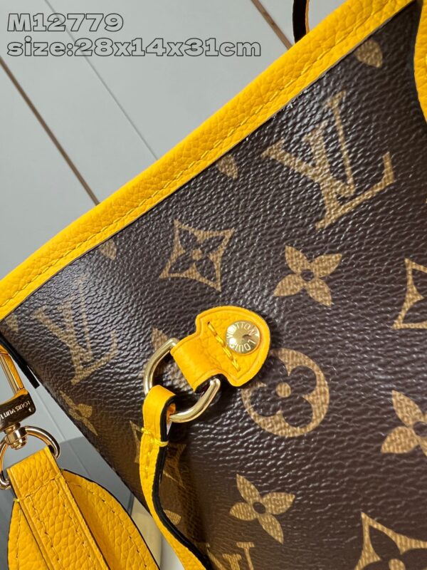 Louis Vuitton	Neverfull Bandoulière Inside Out MM