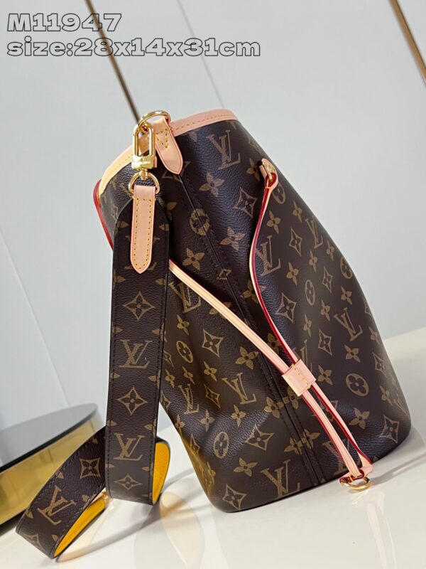 Louis Vuitton	Neverfull Bandoulière Inside Out MM
