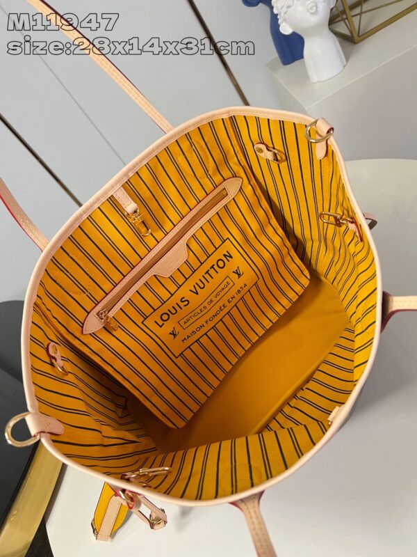 Louis Vuitton	Neverfull Bandoulière Inside Out MM