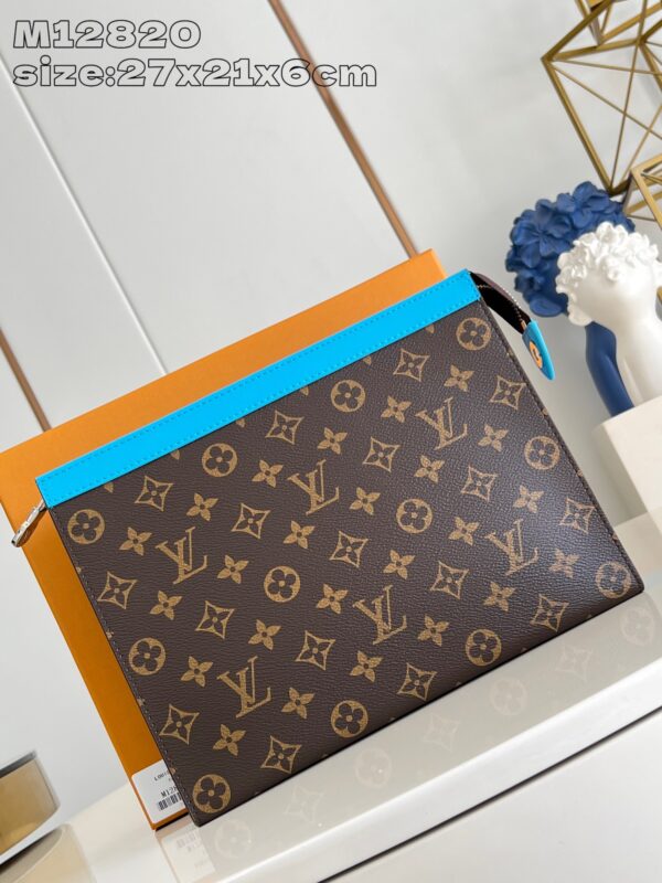 Louis Vuitton 	Pochette Voyage MM