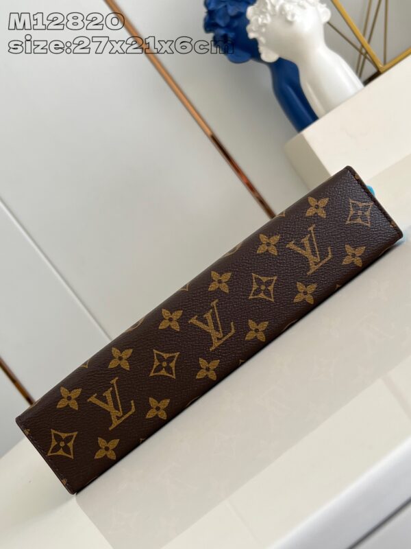 Louis Vuitton 	Pochette Voyage MM