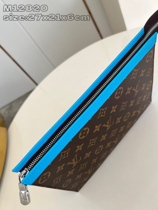 Louis Vuitton 	Pochette Voyage MM
