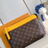 Louis Vuitton	Pochette Voyage Souple