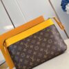 Louis Vuitton	Pochette Voyage Souple