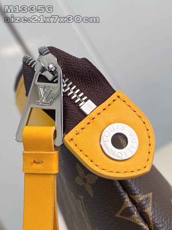 Louis Vuitton	Pochette Voyage Souple