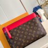 Louis Vuitton	Pochette Voyage Souple