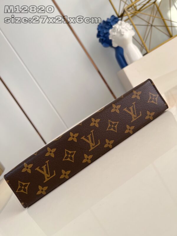 Louis Vuitton 	Pochette Voyage MM