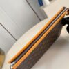 Louis Vuitton 	Pochette Voyage MM