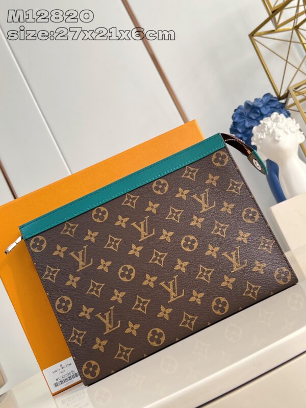 Louis Vuitton 	Pochette Voyage MM