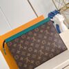 Louis Vuitton 	Pochette Voyage MM