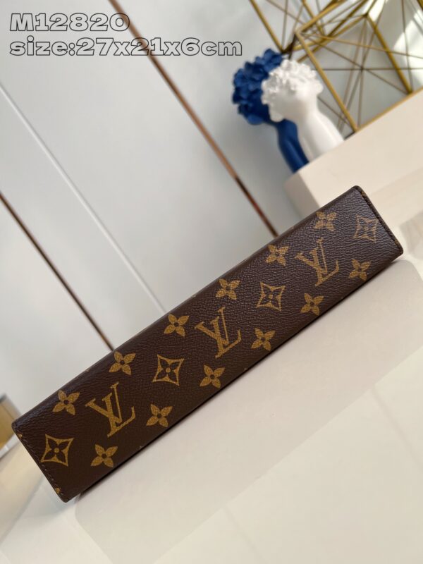 Louis Vuitton 	Pochette Voyage MM