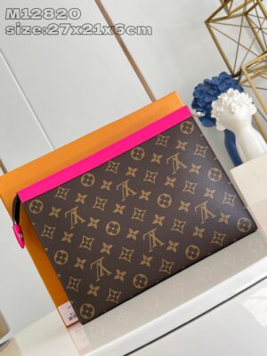 Louis Vuitton 	Pochette Voyage MM