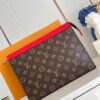 Louis Vuitton 	Pochette Voyage MM