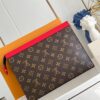 Louis Vuitton 	Pochette Voyage MM
