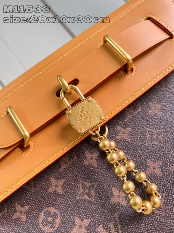 Louis Vuitton	Steamer Crossbody