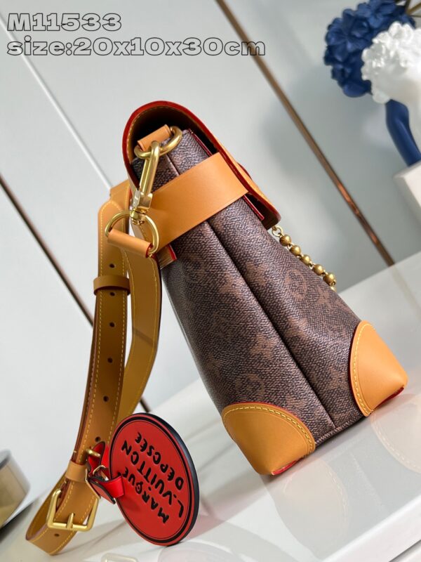 Louis Vuitton	Steamer Crossbody