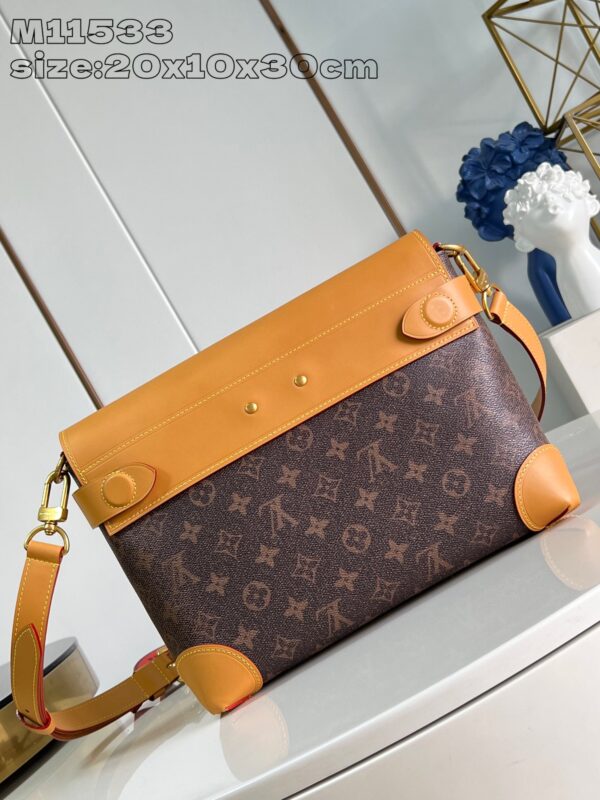Louis Vuitton	Steamer Crossbody