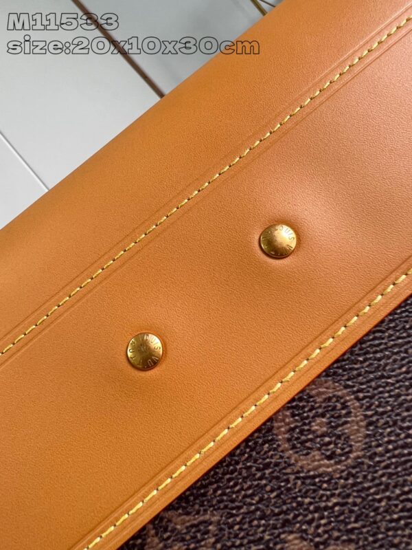 Louis Vuitton	Steamer Crossbody