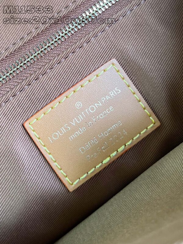 Louis Vuitton	Steamer Crossbody