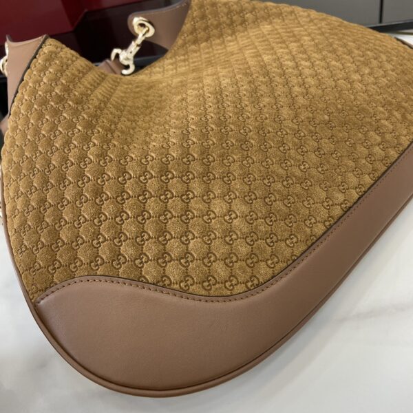 GUCCI B MEDIUM SHOULDER BAG