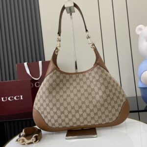GUCCI B MEDIUM SHOULDER BAG