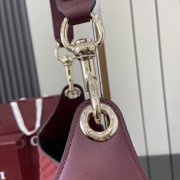 GUCCI B LARGE SHOULDER BAG