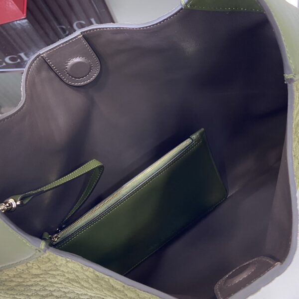 GUCCI B LARGE SHOULDER BAG