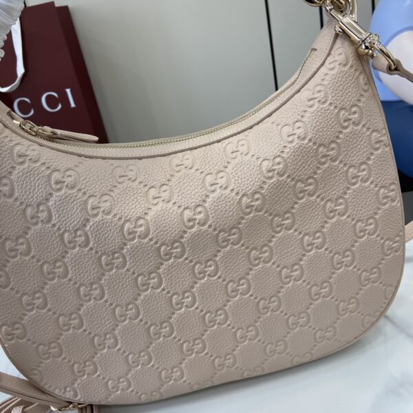 GUCCI EMBLEM LARGE SHOULDER BAG
