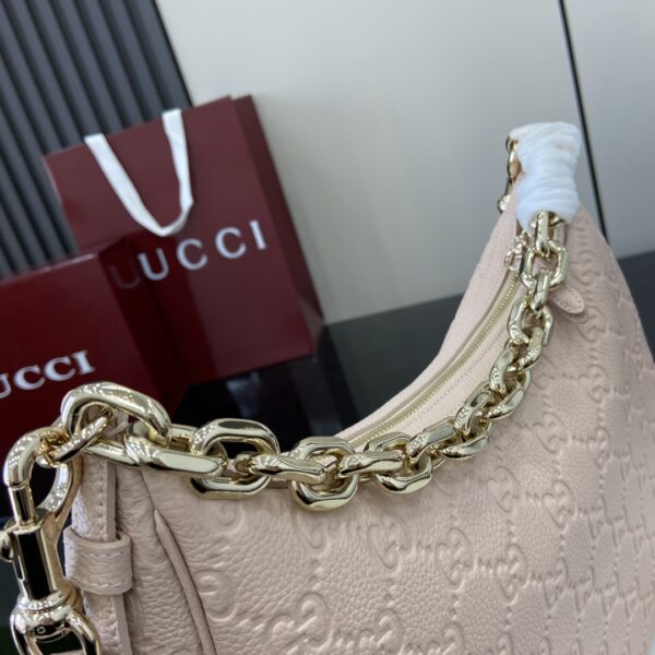 GUCCI EMBLEM LARGE SHOULDER BAG