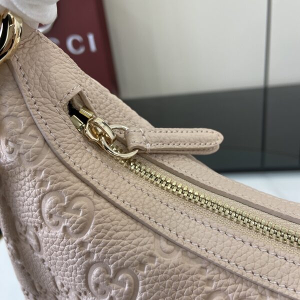 GUCCI EMBLEM LARGE SHOULDER BAG